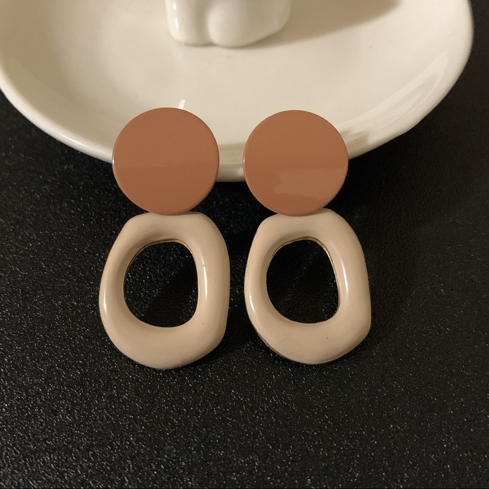 Retro Look Dangle Earrings